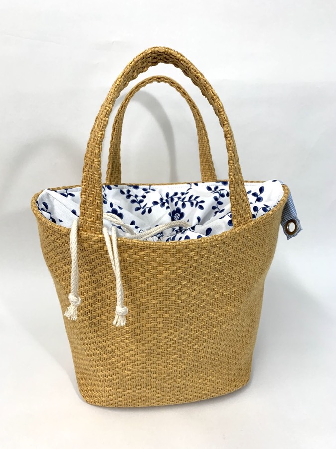 Capazo de rafia de verano con forro de flores azules, bolso artesanal hecho en Can Baró